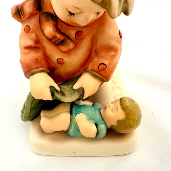 Goebel Hummel #424 "Sleep Tight" TMK6 - Picture 2 of 9